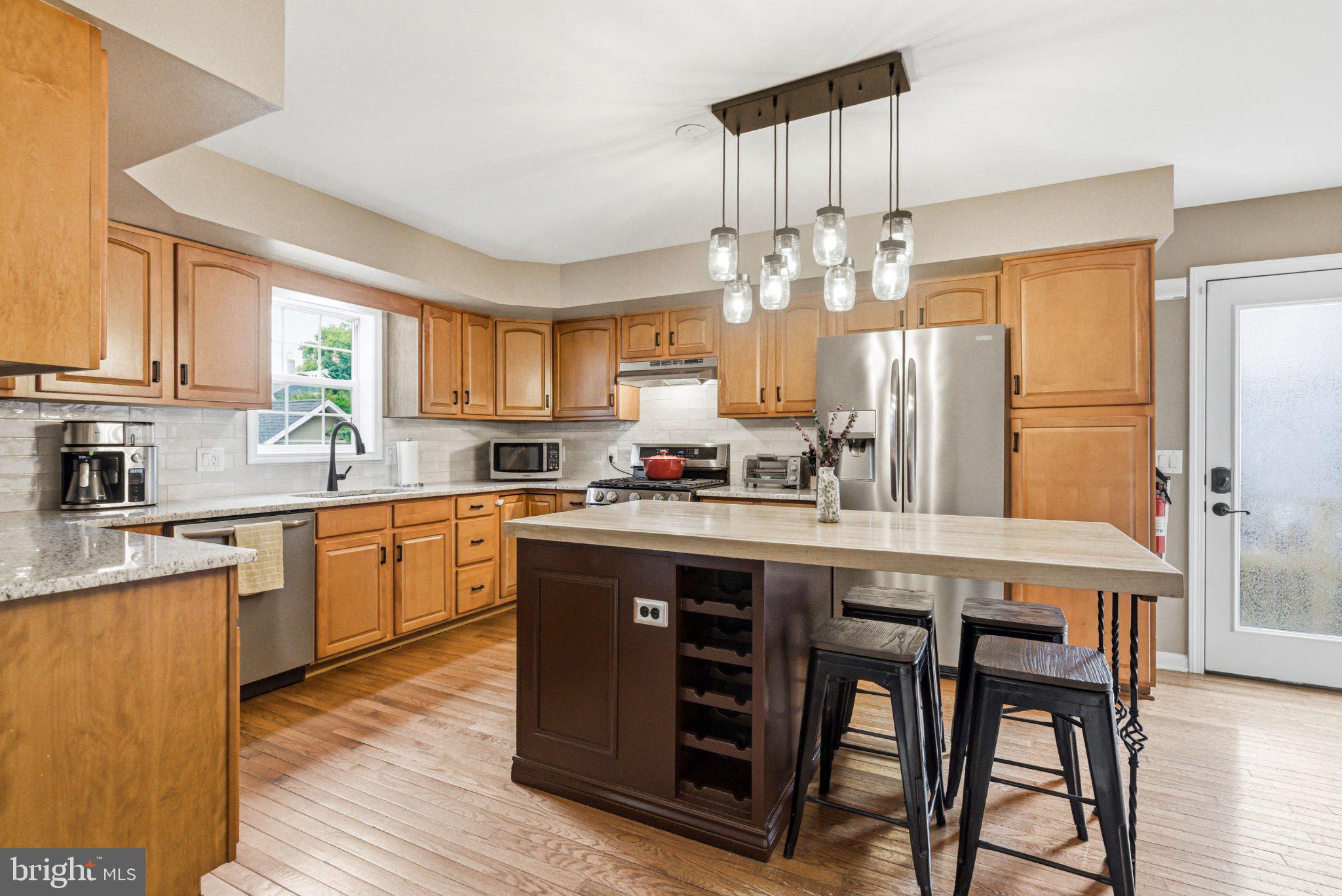 706 Main Street Riverton, NJ 08077 - Photo 16 of 44 Charming kitchen with modern touches.