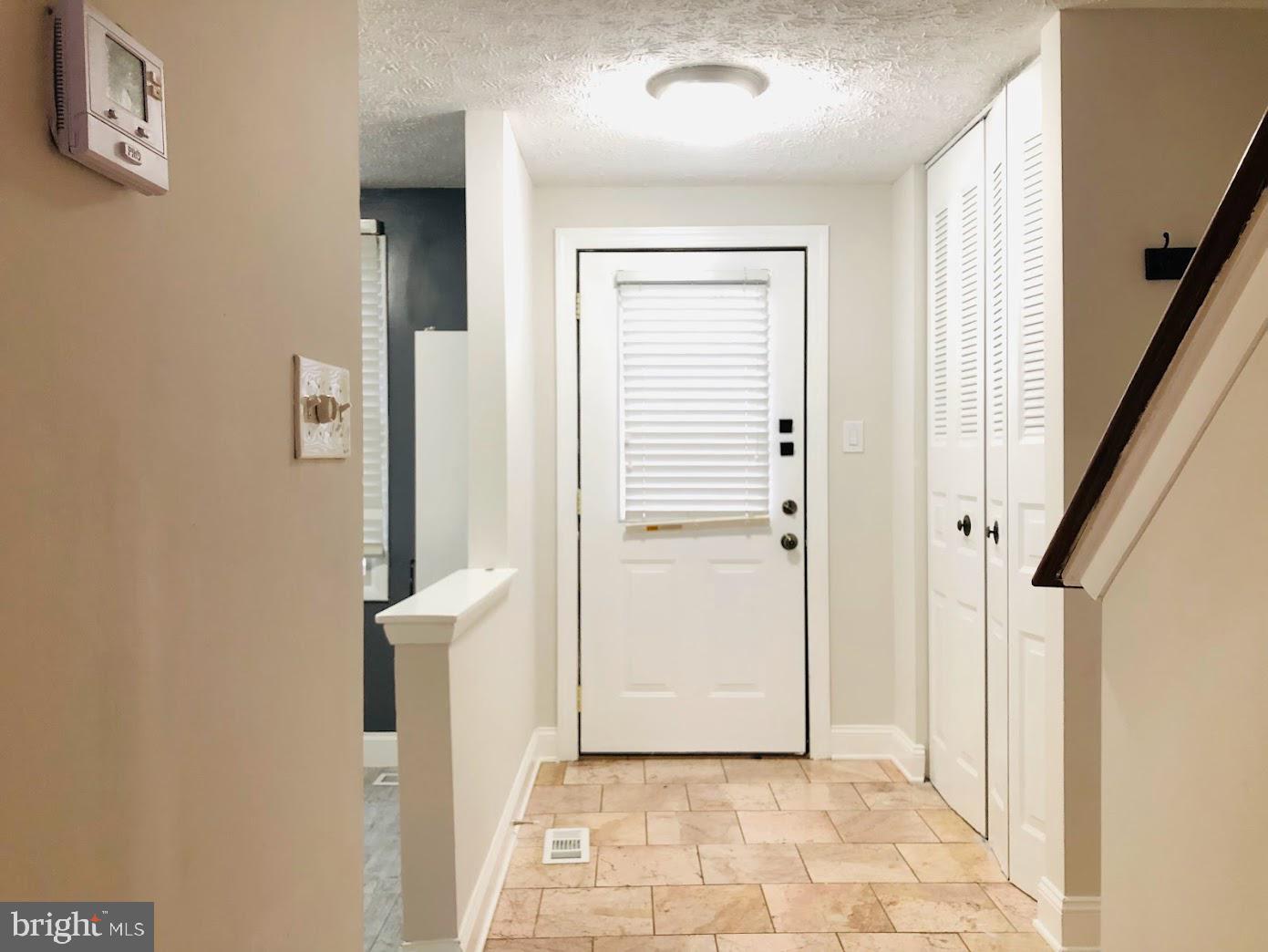 1636 Devil Lane Woodbridge, VA 22192 - Photo 2 of 29