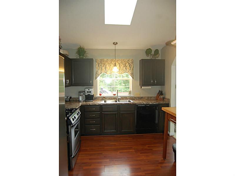 407 Ramsgate Drive Gibsonia, PA 15044 - Photo 4 of 15 Kitchen.