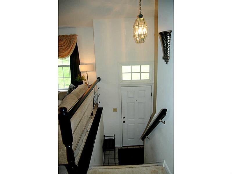 407 Ramsgate Drive Gibsonia, PA 15044 - Photo 9 of 15 Entry/Foyer.