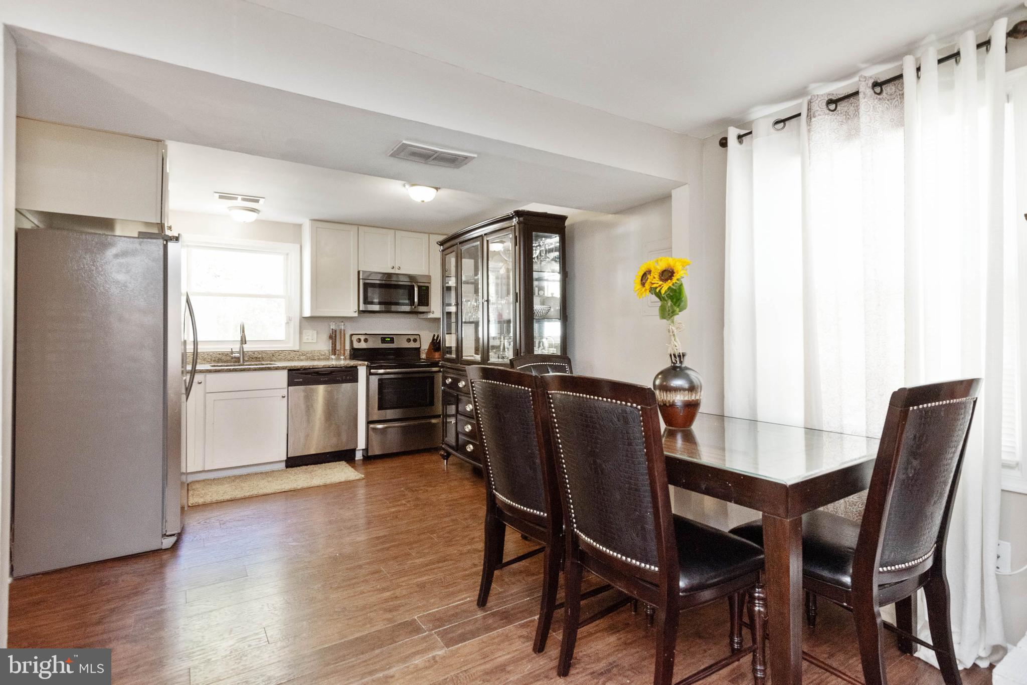 1333 Chapelview Drive Odenton, MD 21113 - Photo 10 of 27 Looking from dining area to kitchen.