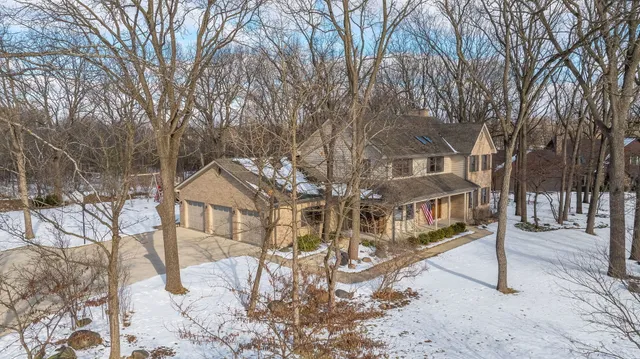 $575,000 | 38 Walnut Creek Lane, Oswego, IL 60543