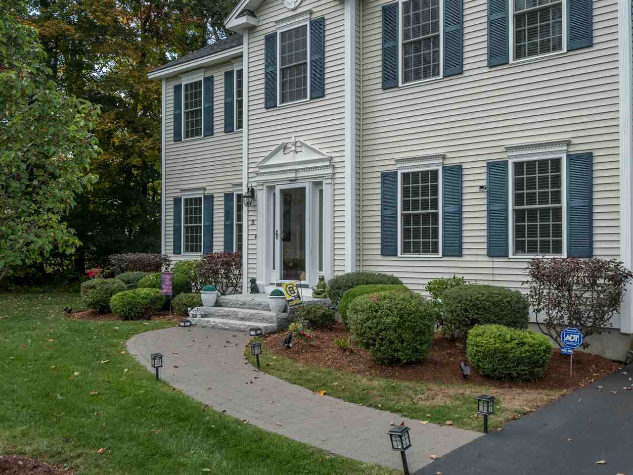 8 Old Chester Road Derry, NH 03038 - Photo 3 of 26