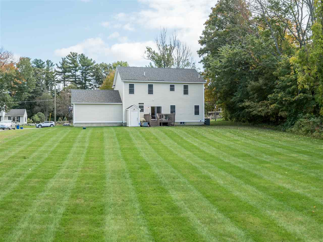 8 Old Chester Road Derry, NH 03038 - Photo 4 of 26