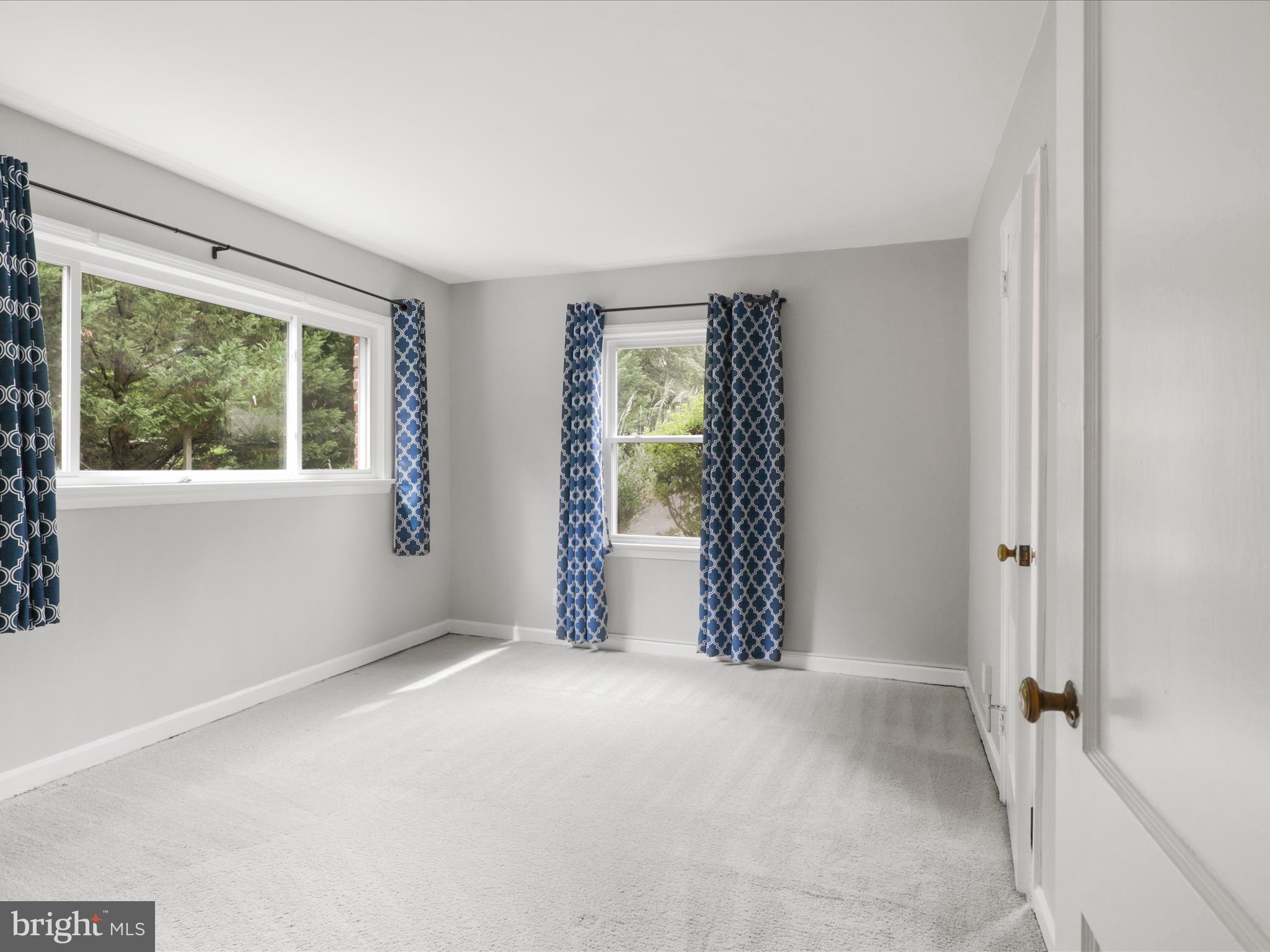 7533 Hollindale Court Alexandria, VA 22306 - Photo 28 of 78 a view of an empty room with a window