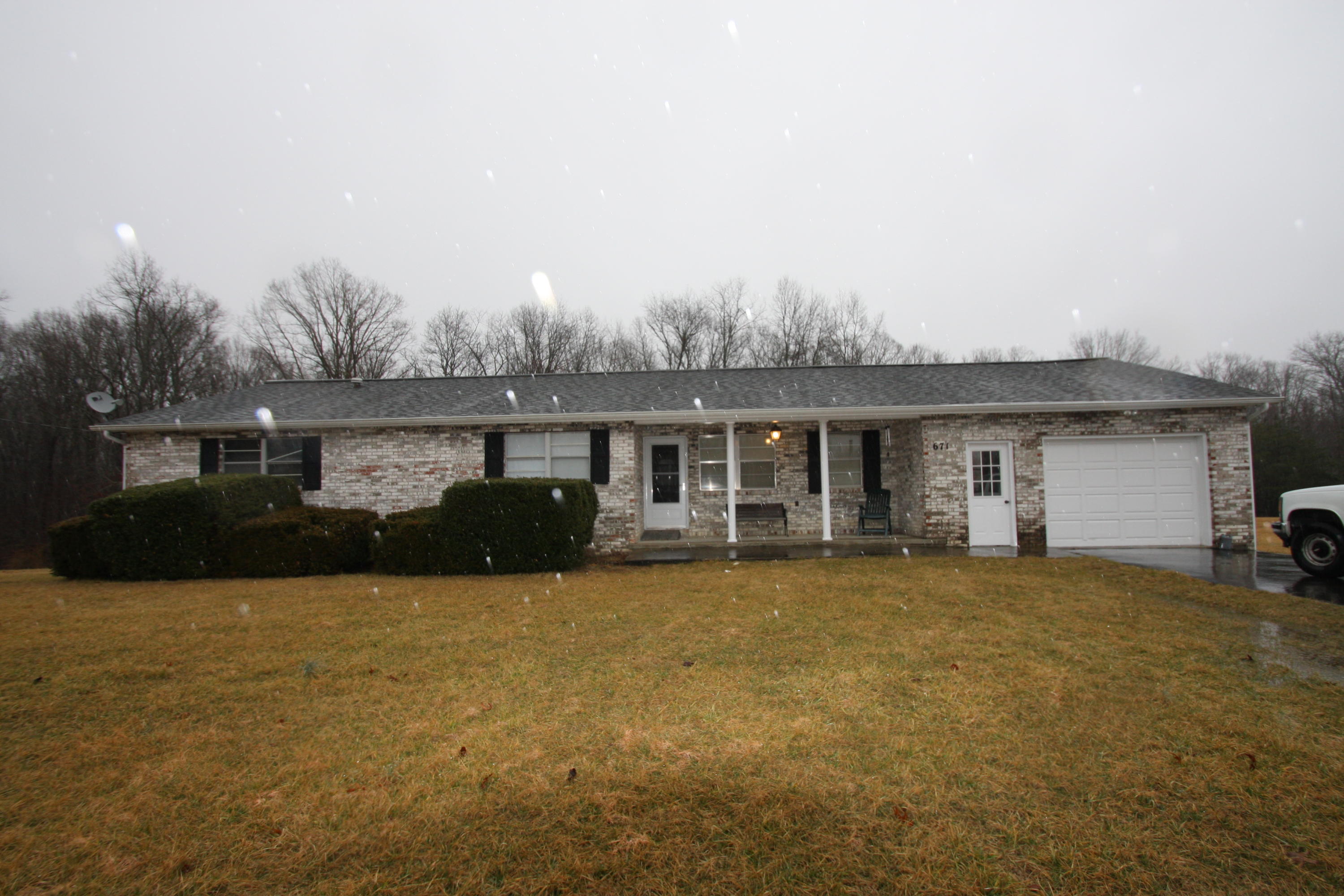 671 Hugh Jones Road Sunbright, TN 37872 - Photo 1 of 7 Front of House