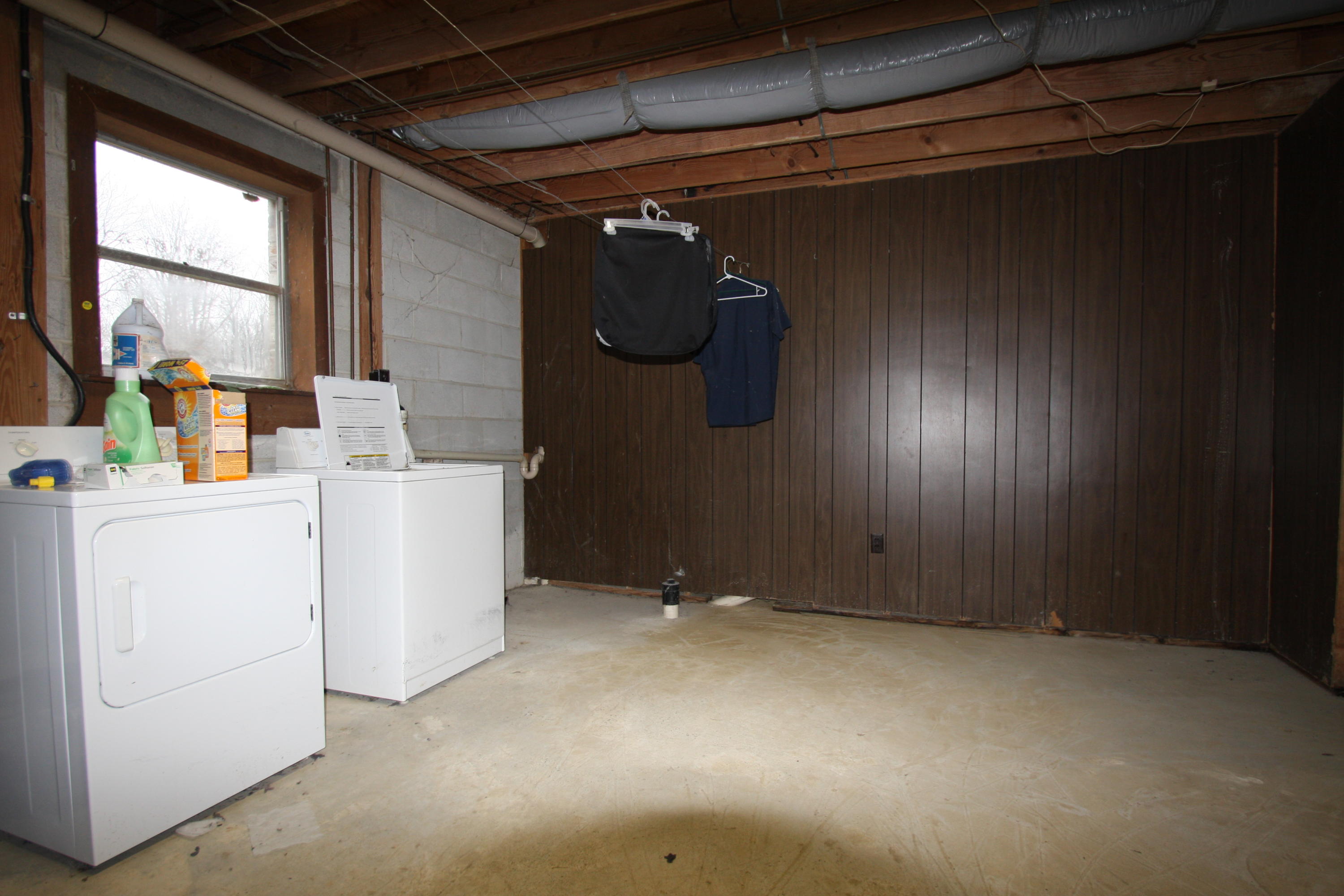 671 Hugh Jones Road Sunbright, TN 37872 - Photo 7 of 7 Laundry