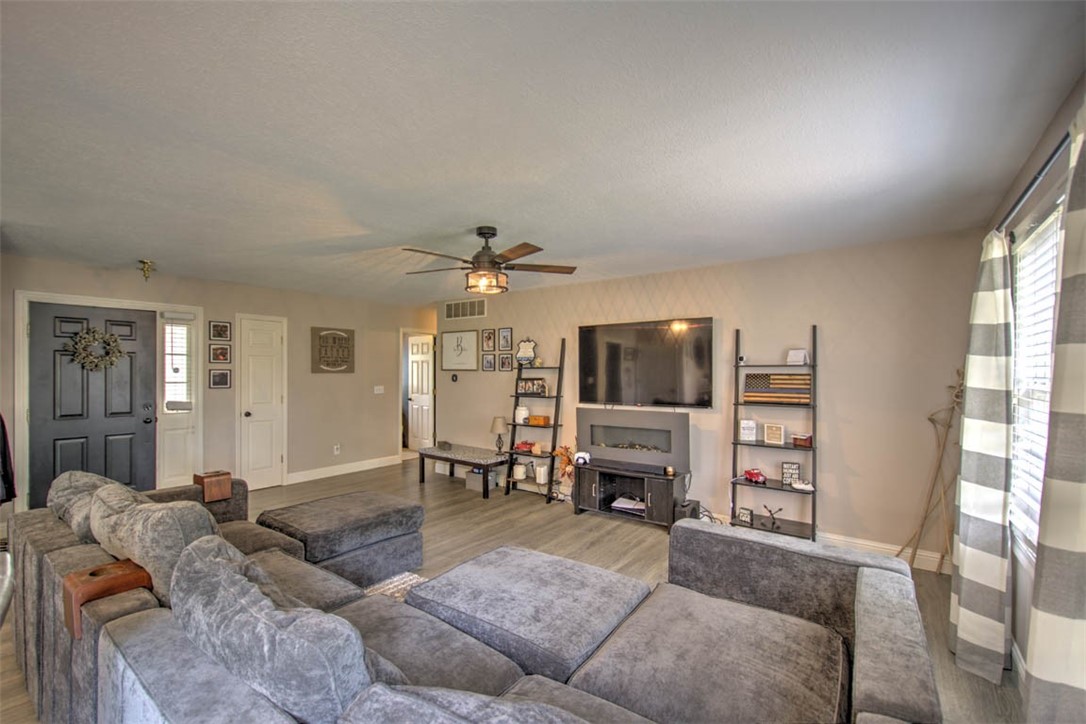 420 Elm Street Mount Zion, IL 62549 - Photo 4 of 28