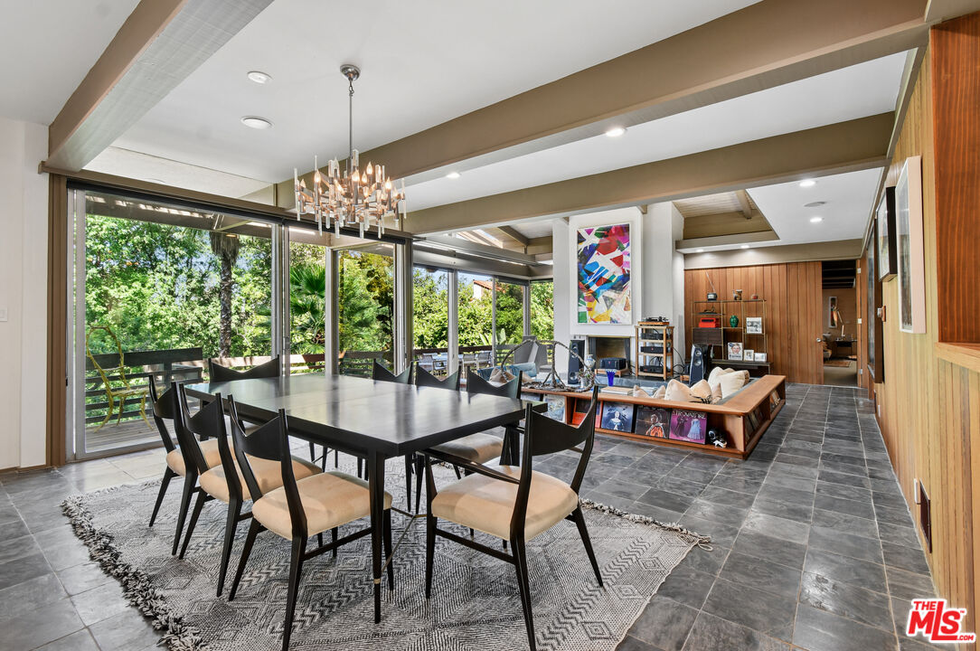 17269 Oak View Drive Encino, CA 91316 - Photo 10 of 45 Gallery Image 10