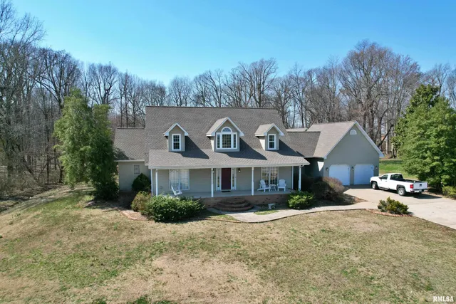 $334,600 | 43 East Lakewood Drive, Metropolis, IL 62960