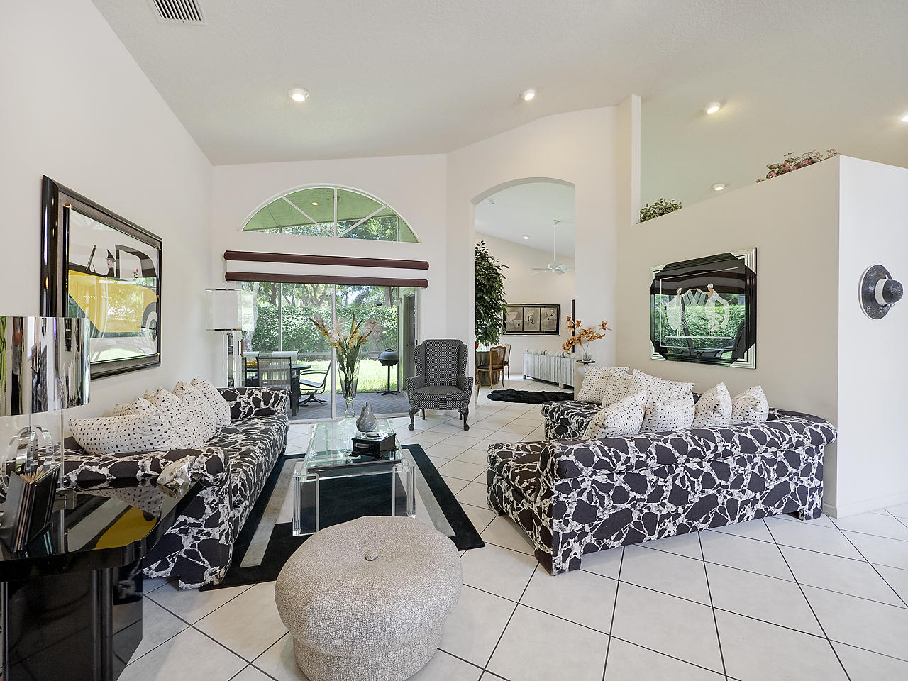 7044 Falls Road East Boynton Beach, FL 33437 - Photo 3 of 22 Living Room