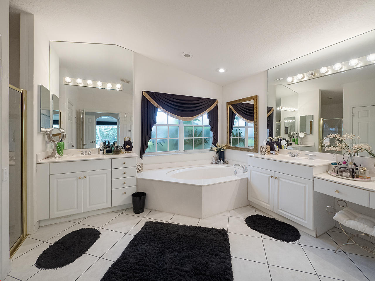 7044 Falls Road East Boynton Beach, FL 33437 - Photo 9 of 22 Master Bathroom