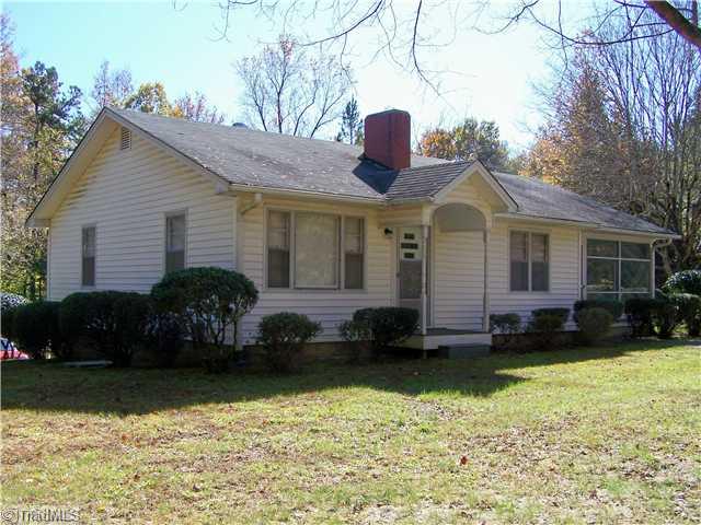 6575 Hampton Road Clemmons, NC 27012 - Photo 1 of 2 Exterior Front.