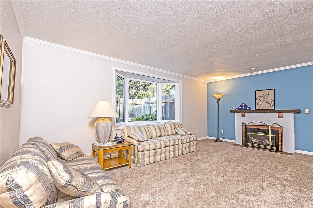 16805 Southeast 144th Street Renton, WA 98059 - Photo 4 of 20 Gallery Image 4
