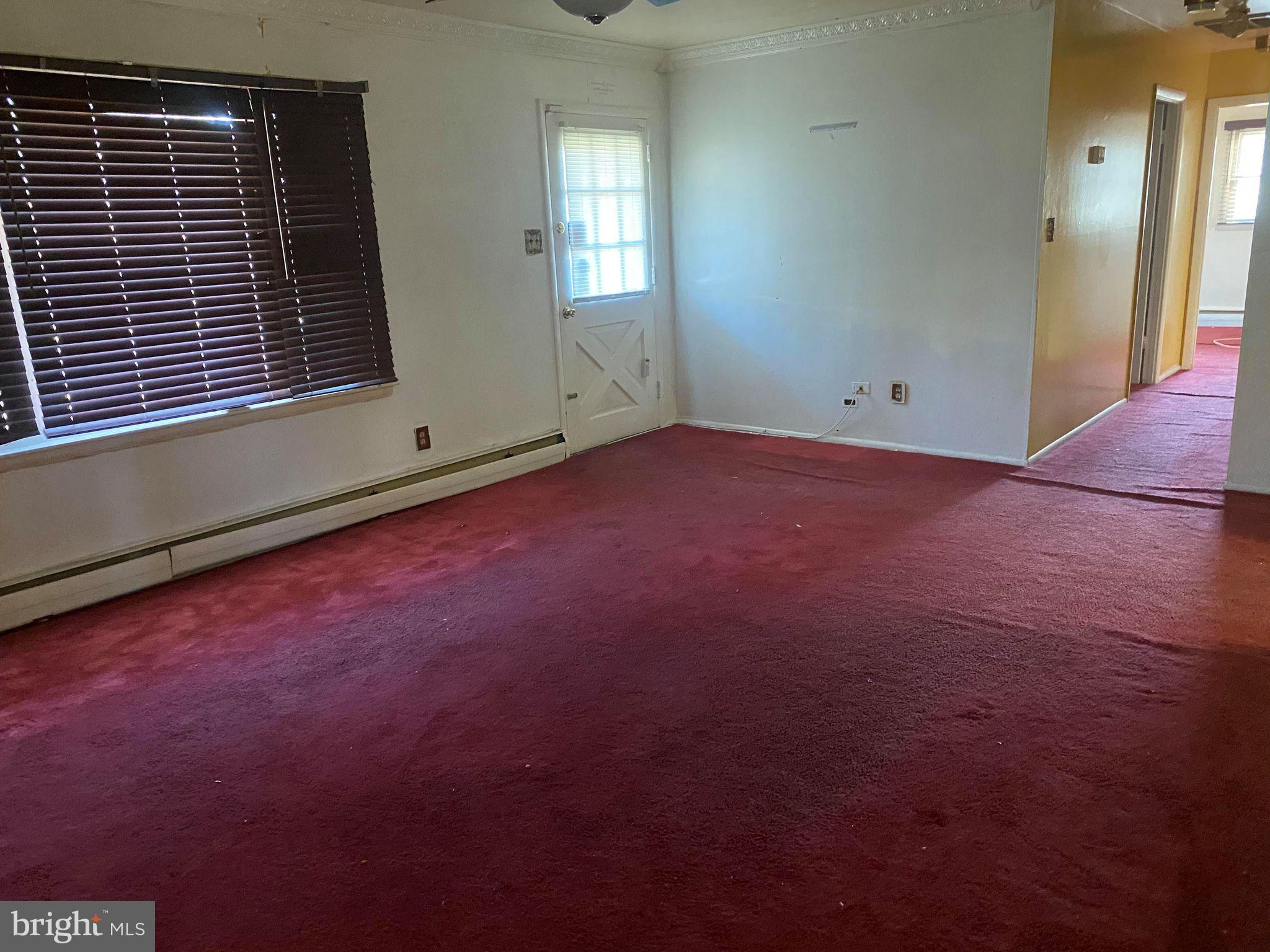 1740 Ellinwood Road Baltimore, MD 21237 - Photo 2 of 17 Living Room