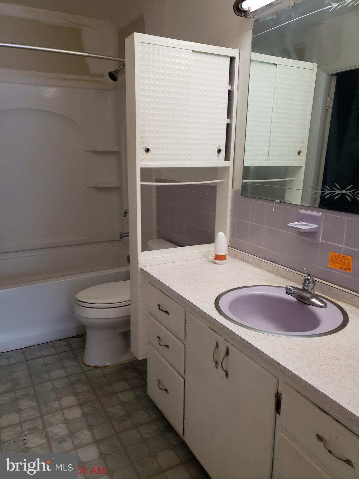 1740 Ellinwood Road Baltimore, MD 21237 - Photo 9 of 17 Full Bath