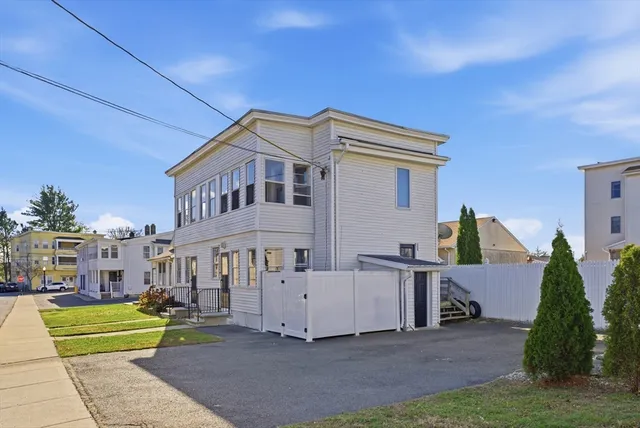 $2,000,000 | 287 East Street, Ludlow, MA 01056