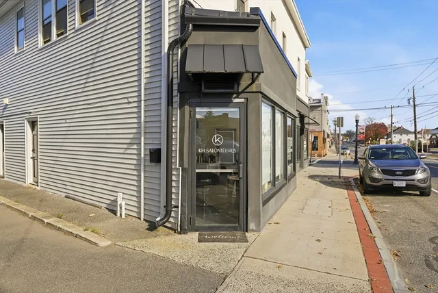 $2,000,000 | 287 East Street, Ludlow, MA 01056