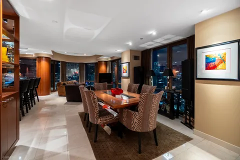 $3,000,000 | 111 West Maple Street, Unit 34023404, Chicago, IL 60610