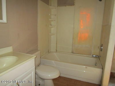 13643 Coman Road Jacksonville, FL 32218 - Photo 10 of 10 BATHROOM