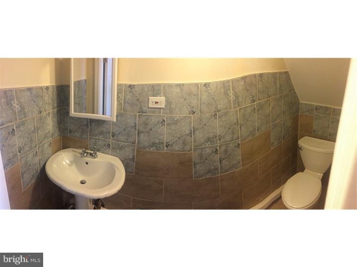 3212 Holly Road Philadelphia, PA 19154 - Photo 11 of 13 Half Bath