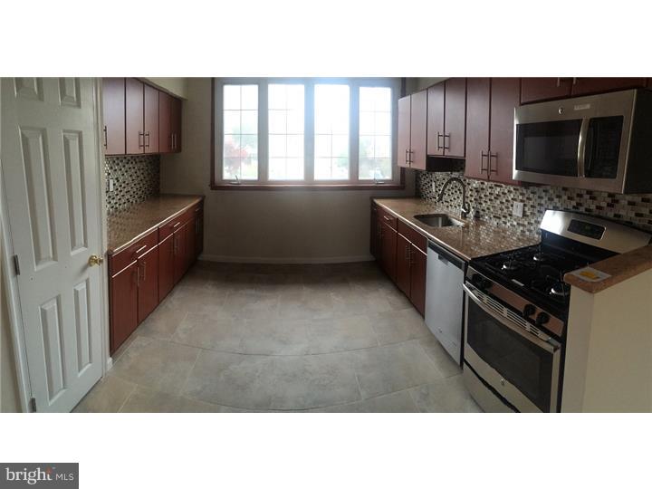 3212 Holly Road Philadelphia, PA 19154 - Photo 4 of 13 Kitchen