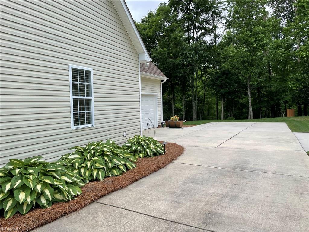 2705 Currieton Court Oak Ridge, NC 27310 - Photo 9 of 49
