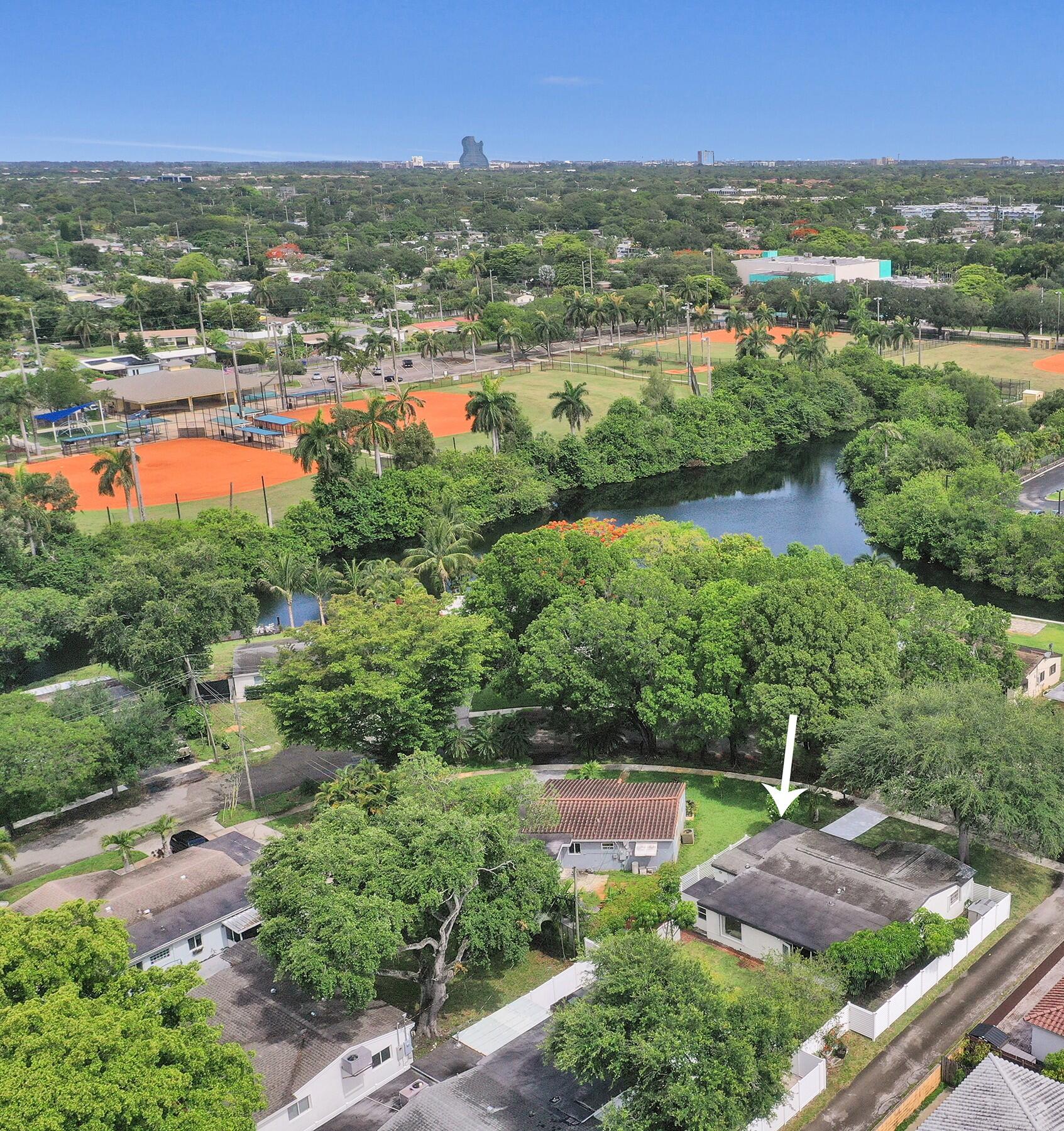 1341 North 30th Road Hollywood, FL 33021 - Photo 58 of 61 DJI_0029