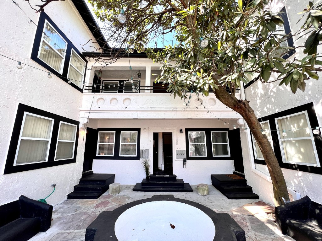 415 Fairview Street, Unit 2 Houston, TX 77006 - Photo 7 of 11 a front view of a house with entryway
