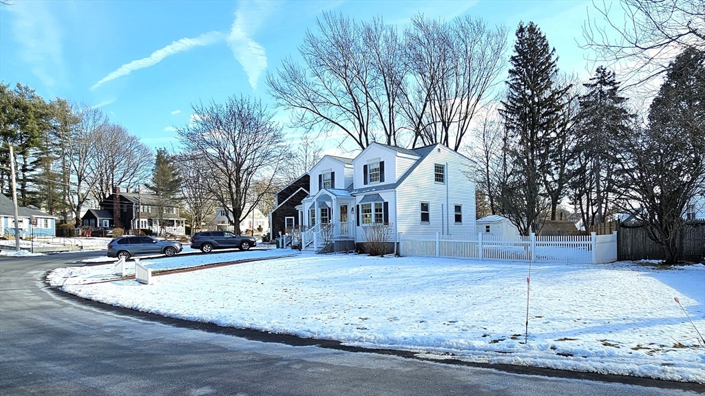 84 Cameron Road Norwood, MA 02062 - Photo 3 of 36 Gallery Image 3
