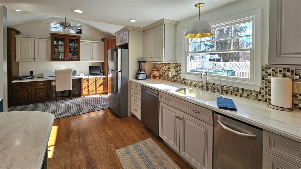84 Cameron Road Norwood, MA 02062 - Photo 5 of 36 Gallery Image 5