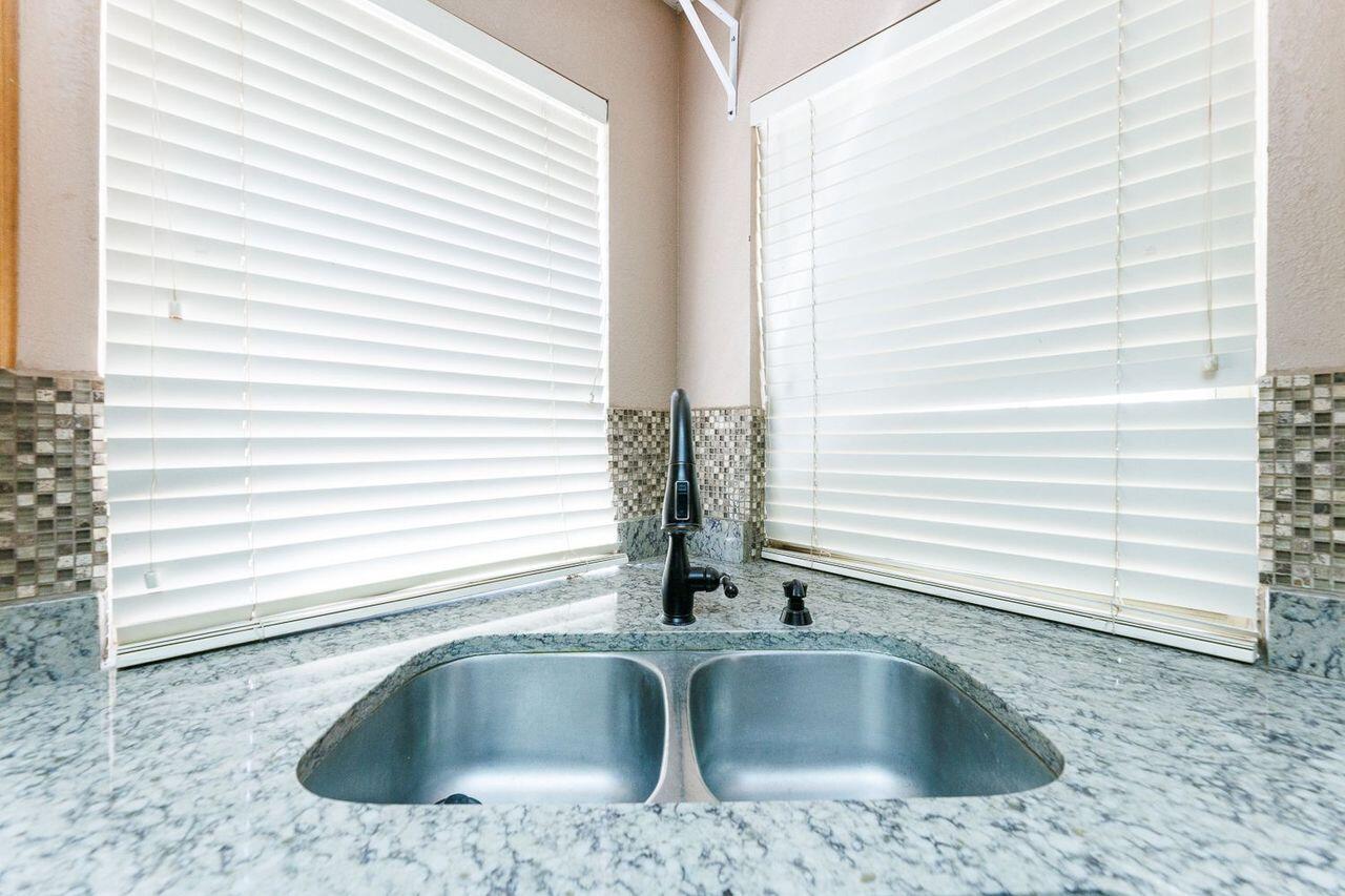 5903 70th Street Lubbock, TX 79424 - Photo 11 of 28 5903 70-11