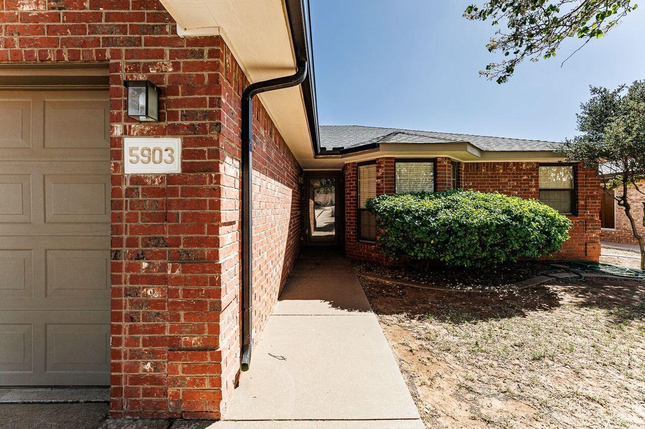 5903 70th Street Lubbock, TX 79424 - Photo 2 of 28 5903 70-2