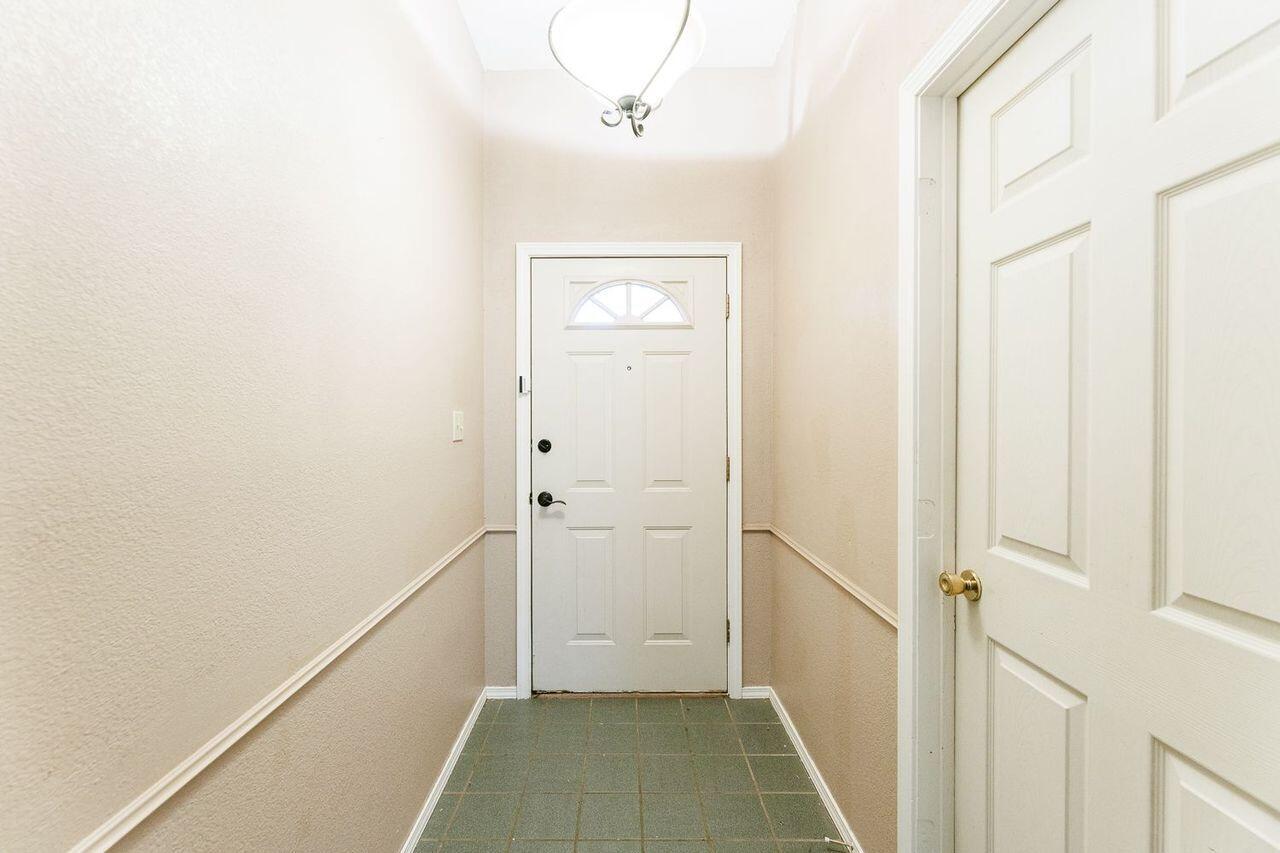 5903 70th Street Lubbock, TX 79424 - Photo 3 of 28 5903 70-3