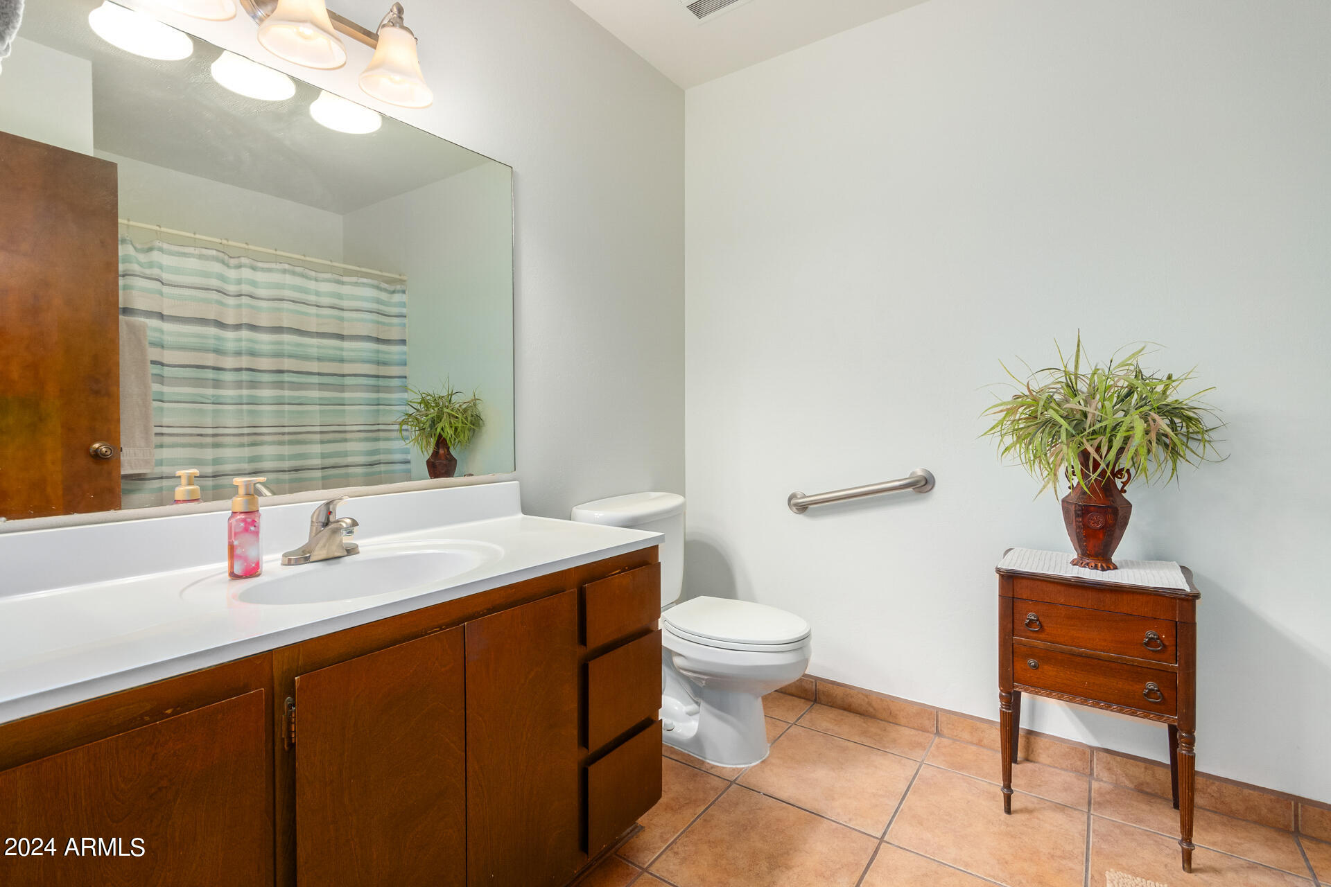 3602 West Shangri-la Road Phoenix, AZ 85029 - Photo 11 of 29 Gallery Image 11