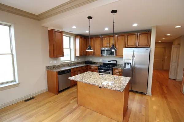 $3,400 | 4622 West Schubert Avenue, Unit 1, Chicago, IL 60639