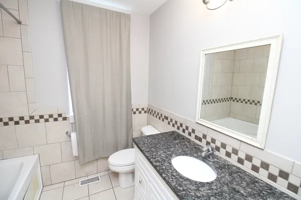 $3,400 | 4622 West Schubert Avenue, Unit 1, Chicago, IL 60639