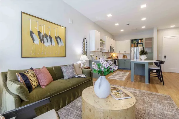 $2,549 | 1150 East Perry Lane, Unit B4, Savannah, GA 31401