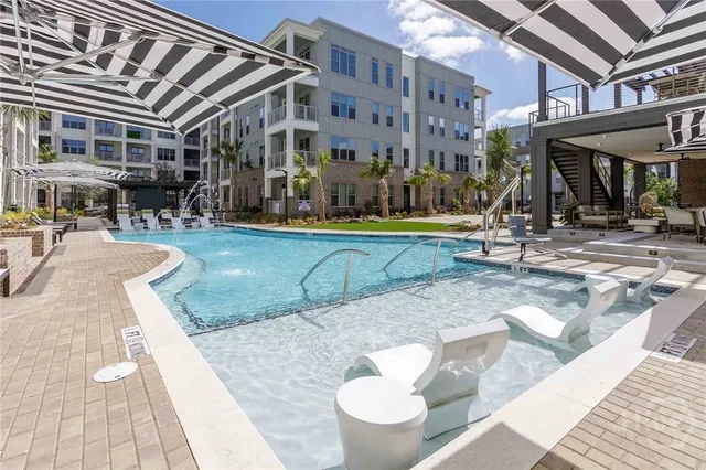 $2,380 | 1150 East Perry Lane, Unit B4, Savannah, GA 31401