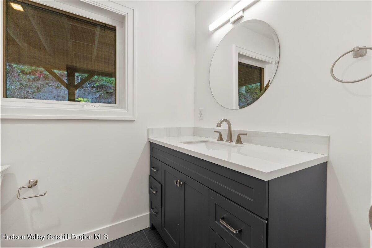 711 Vedder Mountain Road Catskill, NY 12414 - Photo 17 of 30 17-Primary Bathroom