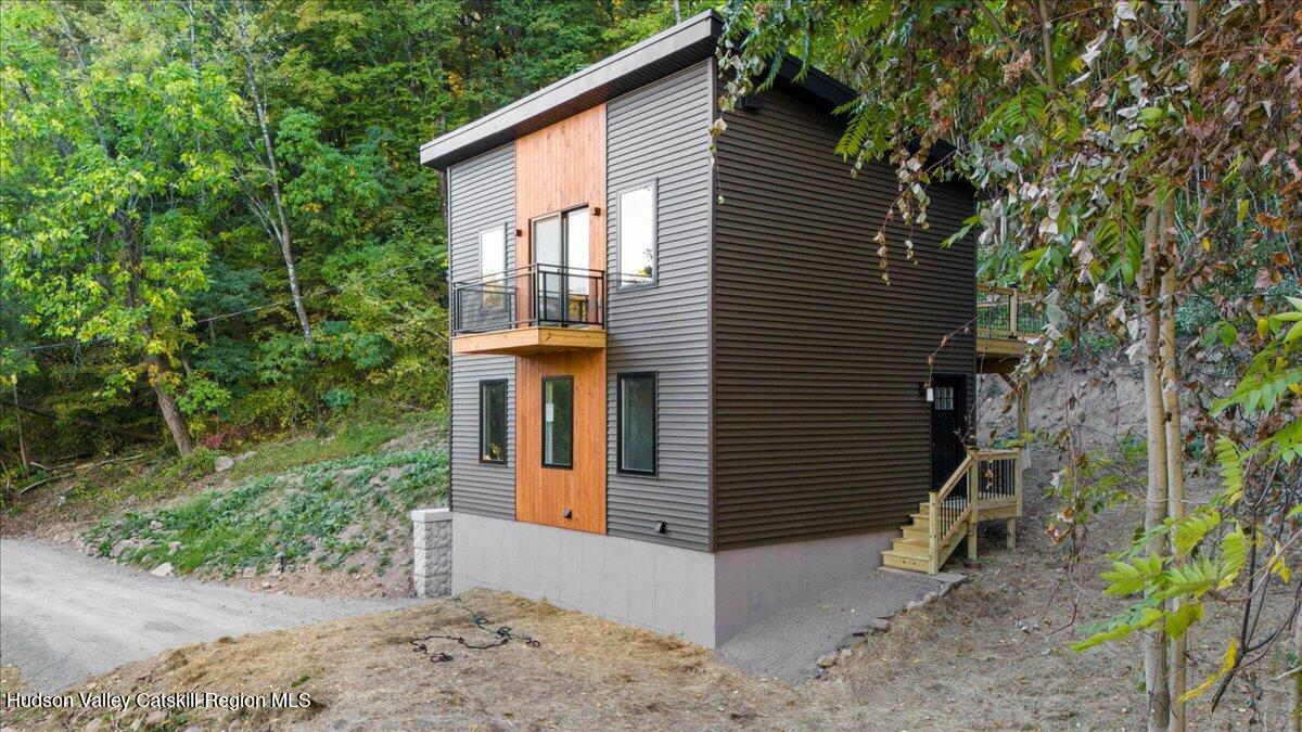 711 Vedder Mountain Road Catskill, NY 12414 - Photo 28 of 30 28-Front Right