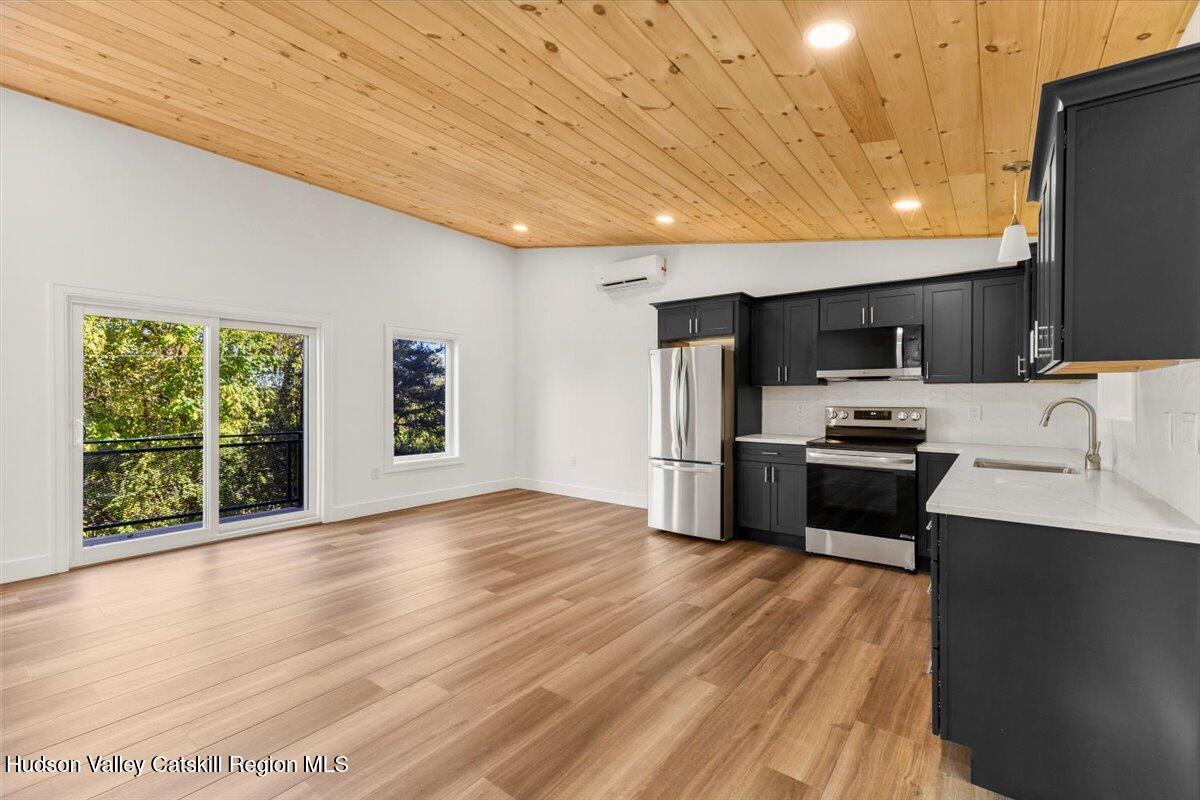 711 Vedder Mountain Road Catskill, NY 12414 - Photo 3 of 30 03-Great Room