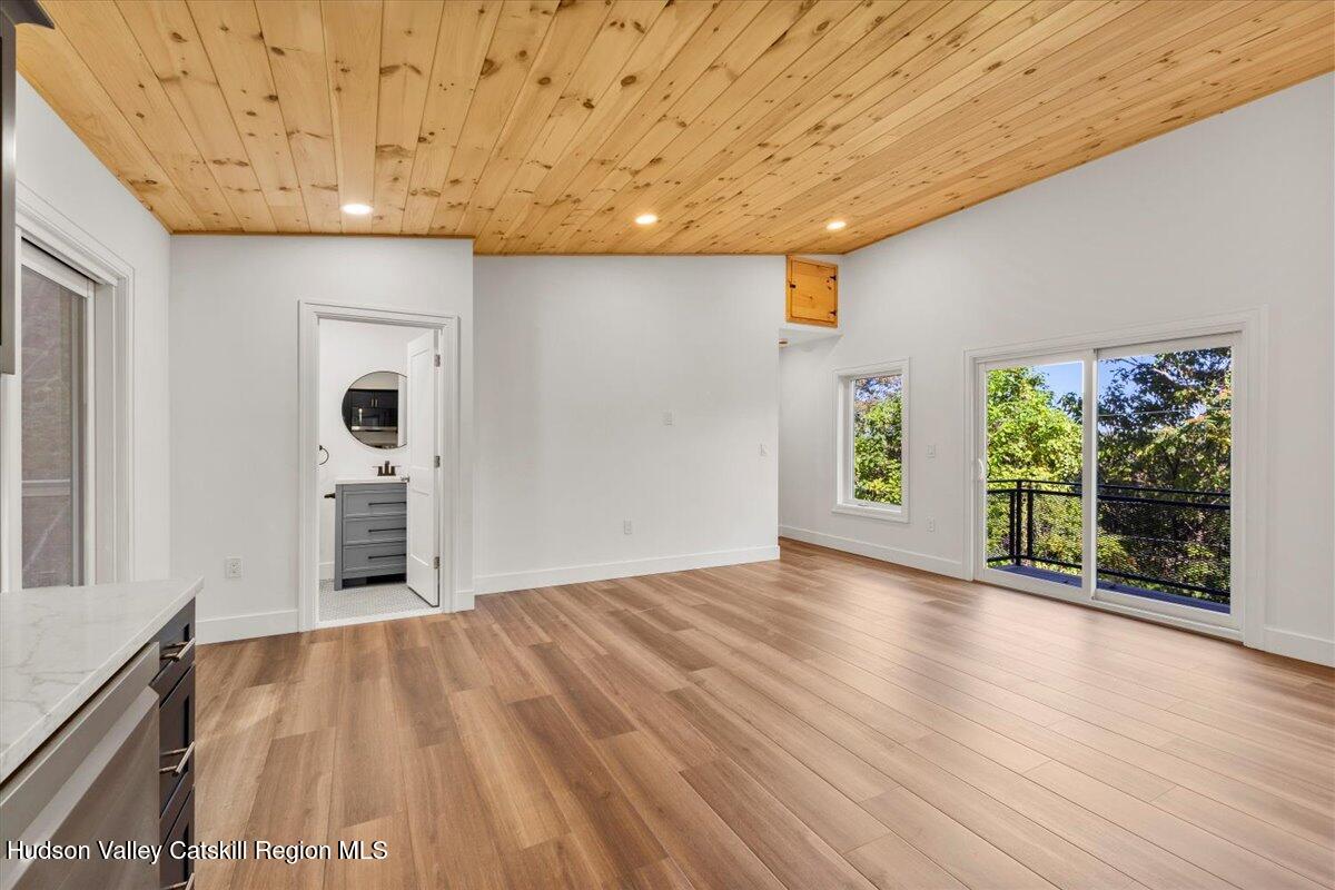 711 Vedder Mountain Road Catskill, NY 12414 - Photo 8 of 30 08-Great Room