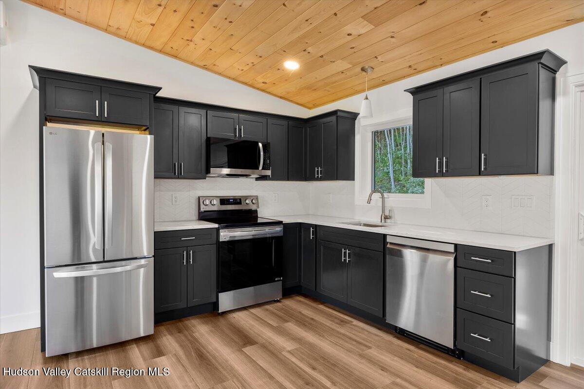 711 Vedder Mountain Road Catskill, NY 12414 - Photo 10 of 30 10-Kitchen