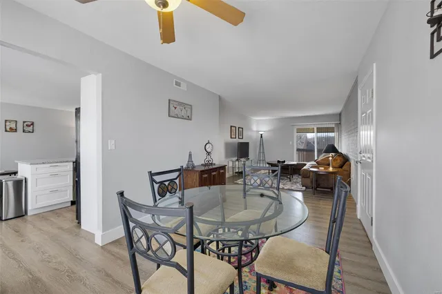 $2,400 | 1970 Greenpoint Drive, Unit 303, St. Louis, MO 63122