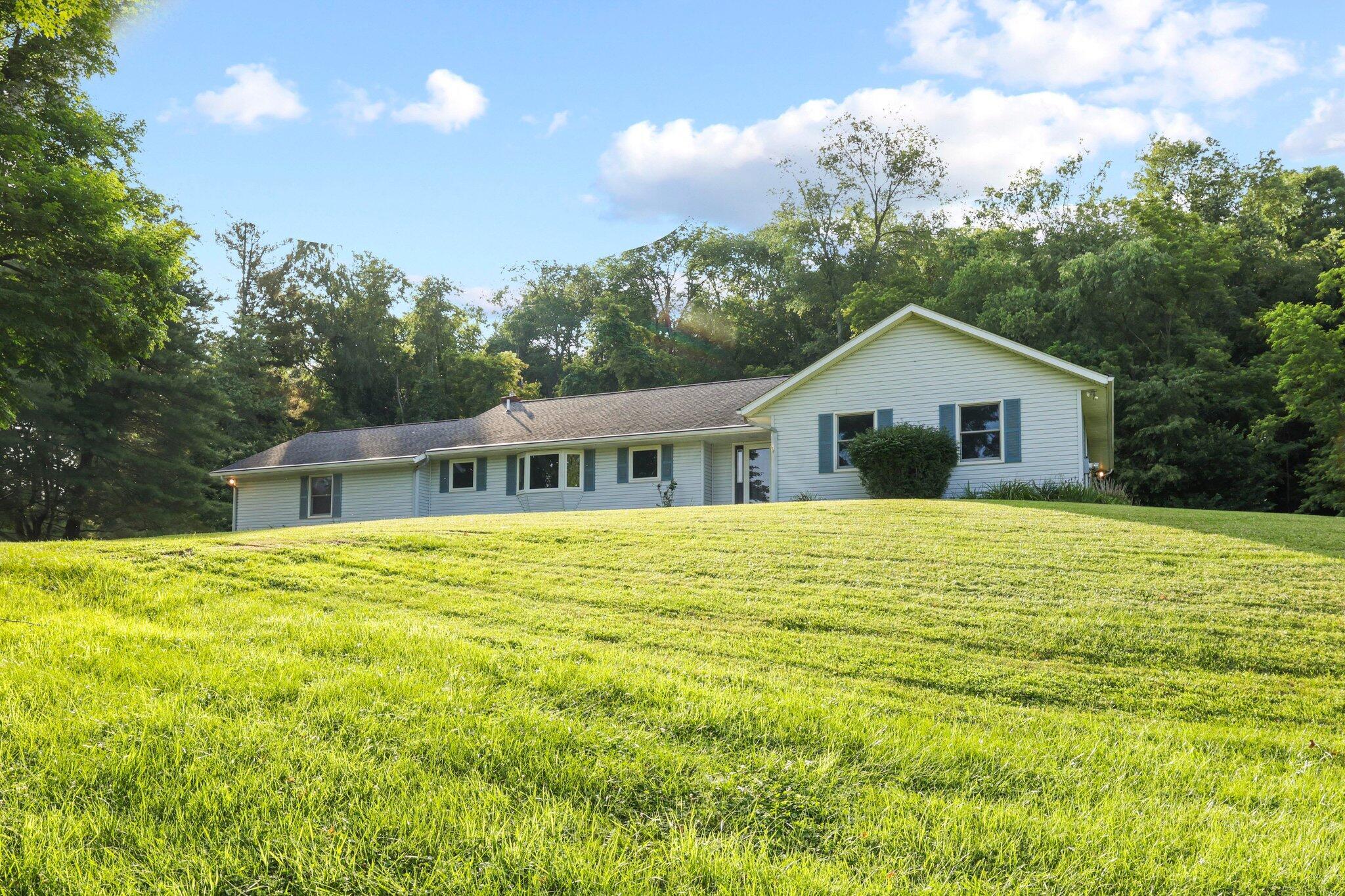 5839 Patton Road Northeast Newark, OH 43055 - Photo 3 of 89 135-web-or-mls-GR7A0585 copy