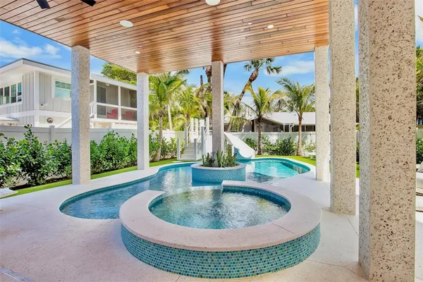 $4,990,000 | 135 Avenida Veneccia, Sarasota, FL 34242