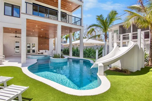 $4,990,000 | 135 Avenida Veneccia, Sarasota, FL 34242