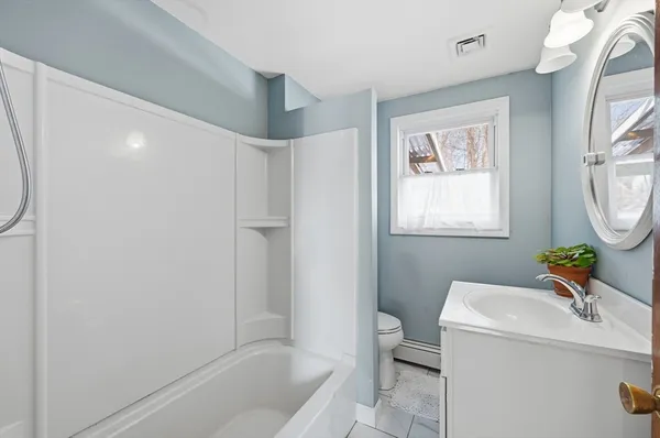 $3,500 | 11 Hillcrest Avenue, Brockton, MA 02301