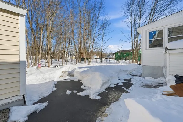 $3,500 | 11 Hillcrest Avenue, Brockton, MA 02301